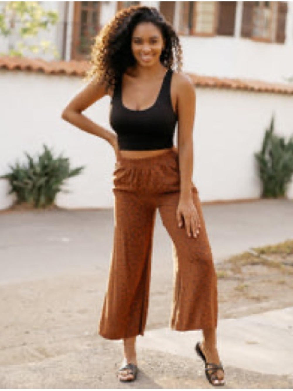 Sozy - Mel Capri Pants - Rust color - pull-on pants with pockets